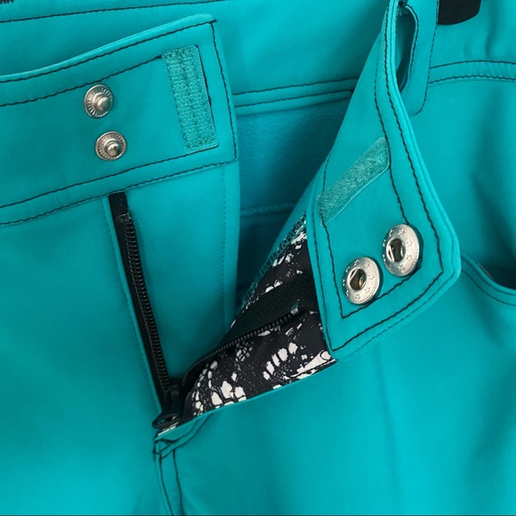 Volcom Snowboard Pants - Picture 2 of 16